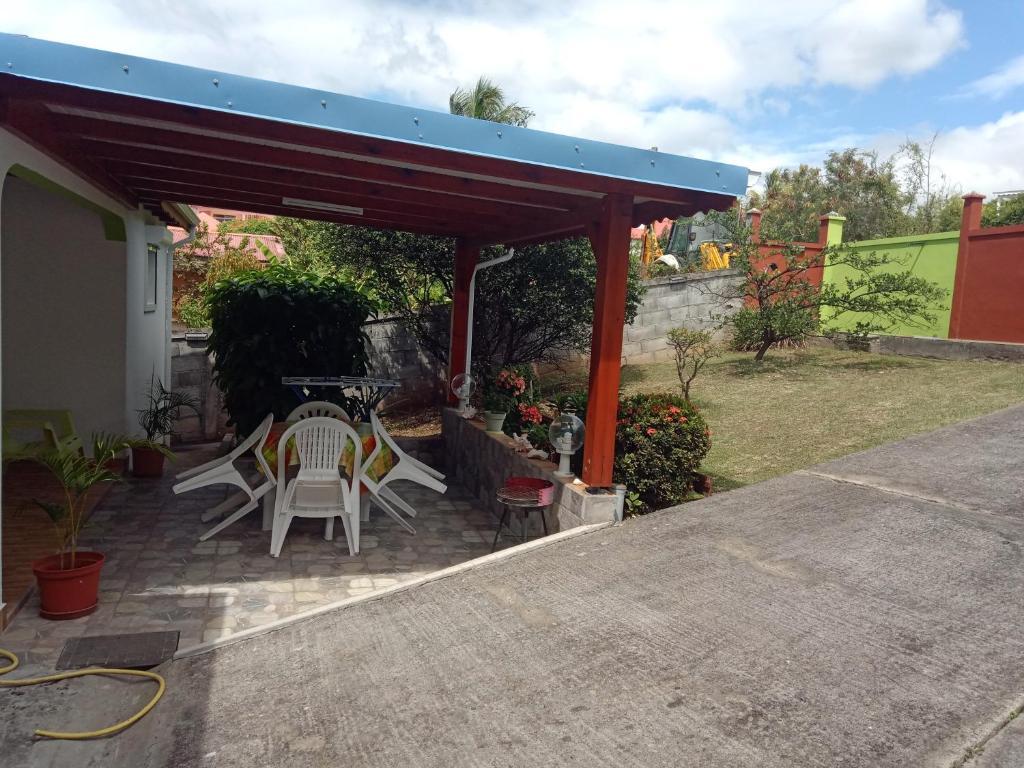 La Casa Binecha Avec Jacuzzi Villa Baillif Exterior photo