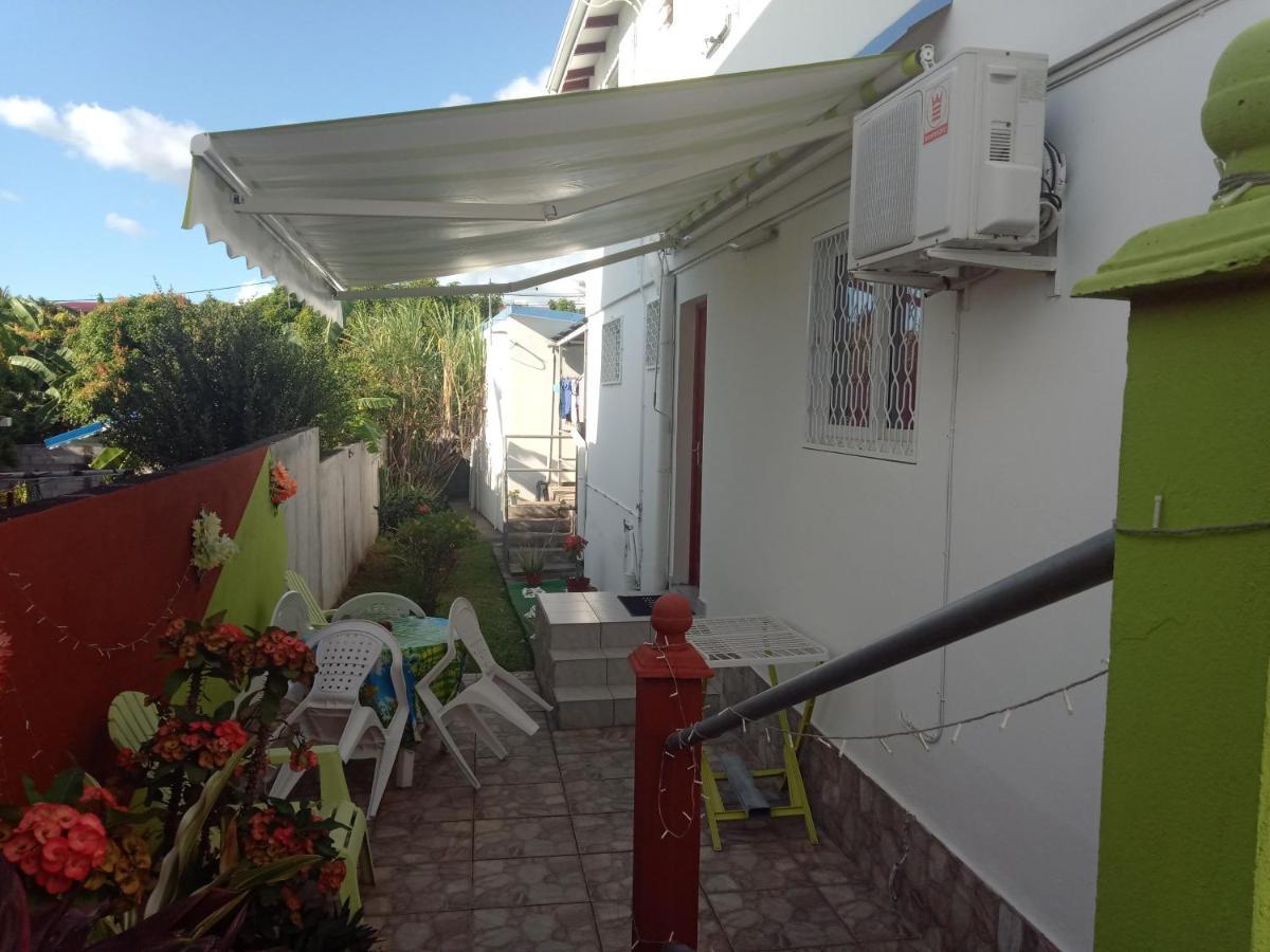 La Casa Binecha Avec Jacuzzi Villa Baillif Exterior photo