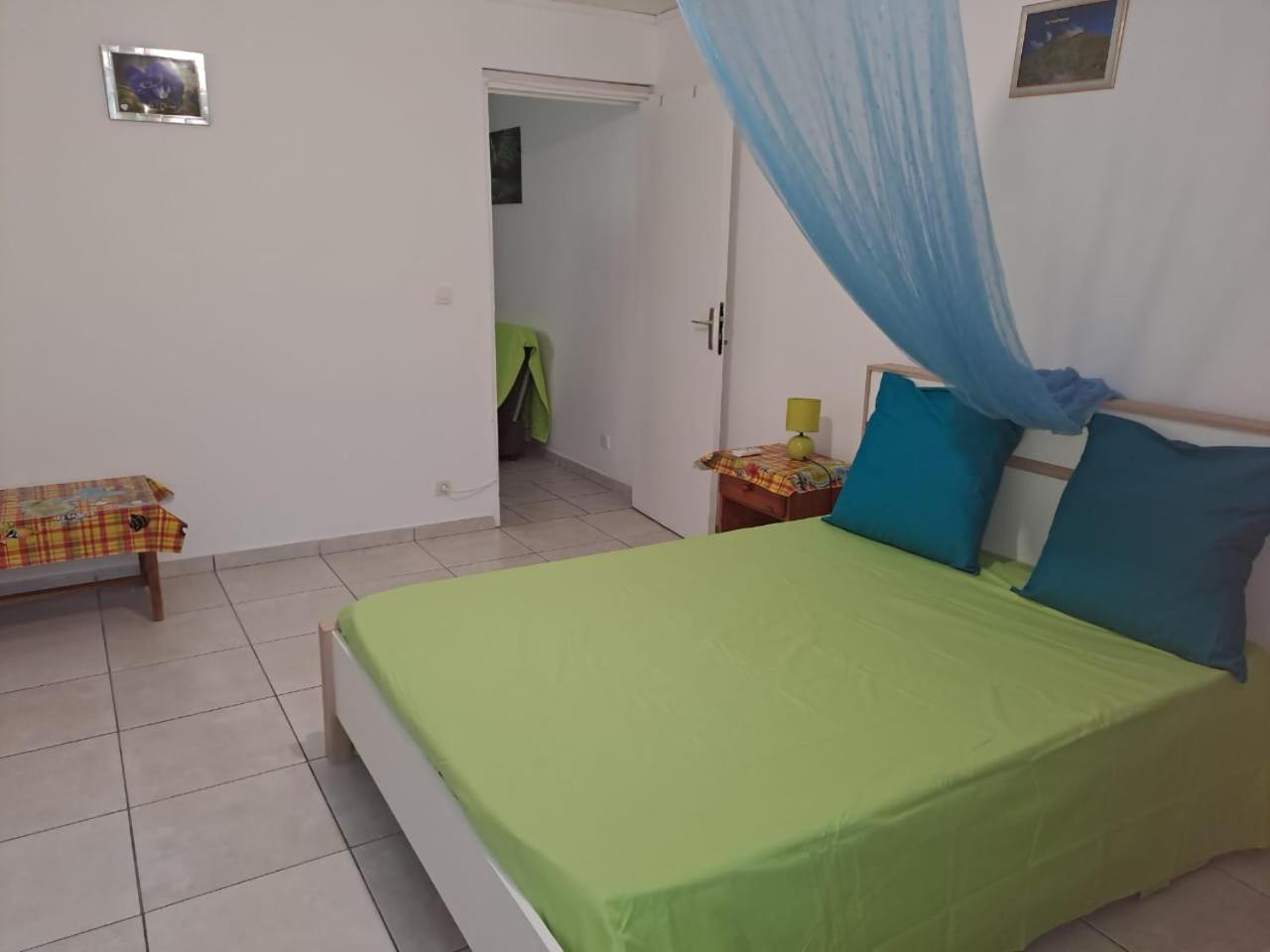 La Casa Binecha Avec Jacuzzi Villa Baillif Exterior photo
